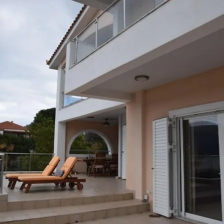 Skorponeria Beachfront * Skroponeria