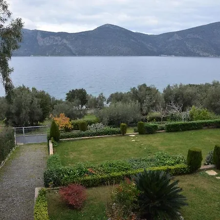 Skorponeria Beachfront *